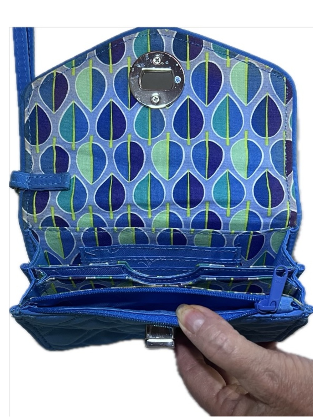VERA BRADLEY Cobalt Quilted Turn-Lock Wristlet NWOT - Picture 6 of 7